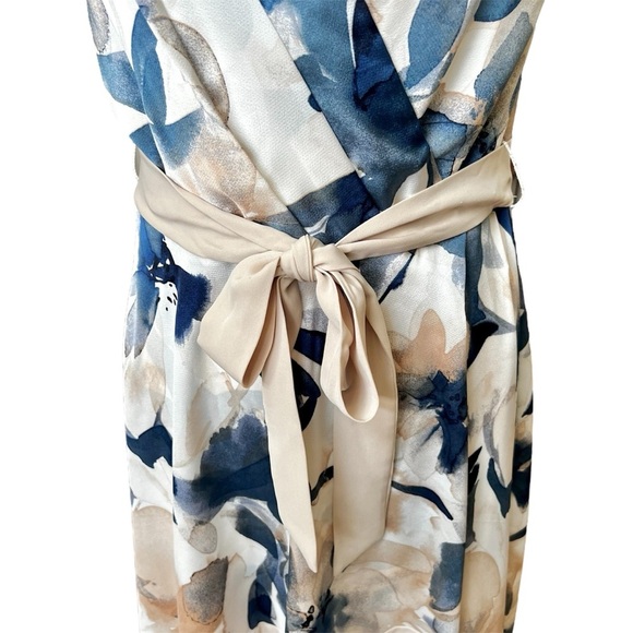 DKNY Long Sleeveless Cream Tan & Navy Blue Floral Dress Faux Wrap Size 8 NWT - Picture 3 of 16